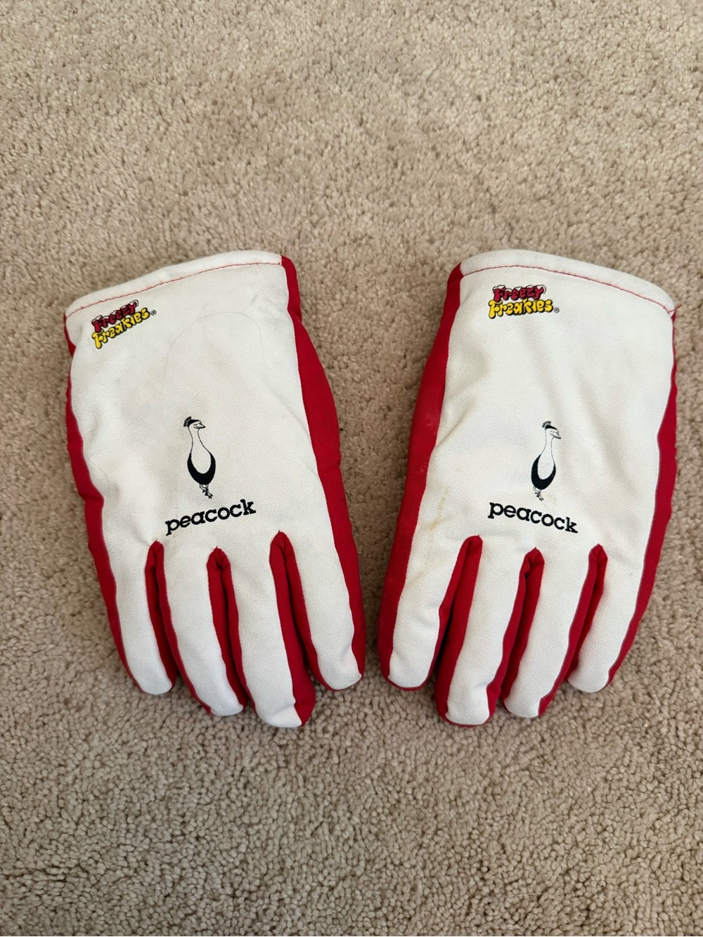 Peacock Kids Gloves in White and Red - Durable Winter Grip